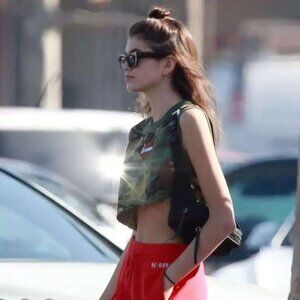 Meet your Posher, Proxy-buffets1y@icloud.com